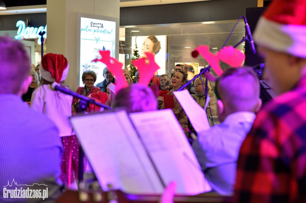 Koncert Świąteczny Szkoły Podstawowej w Węgrowie