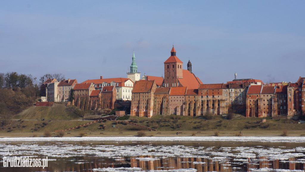  Panorama Grudziądza zimą