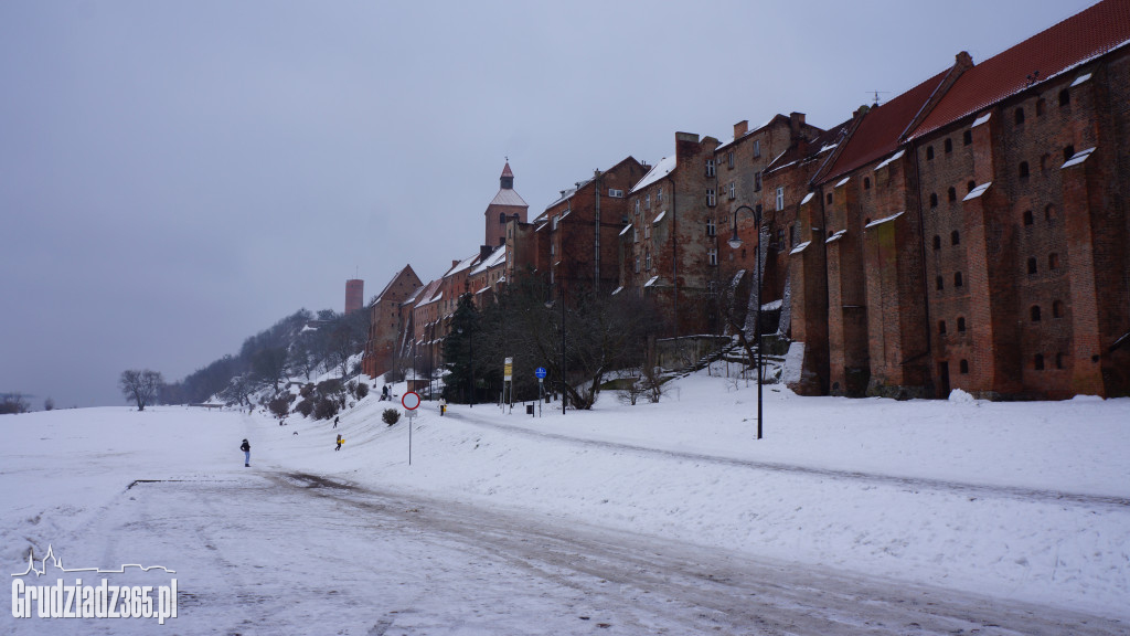  Panorama Grudziądza zimą