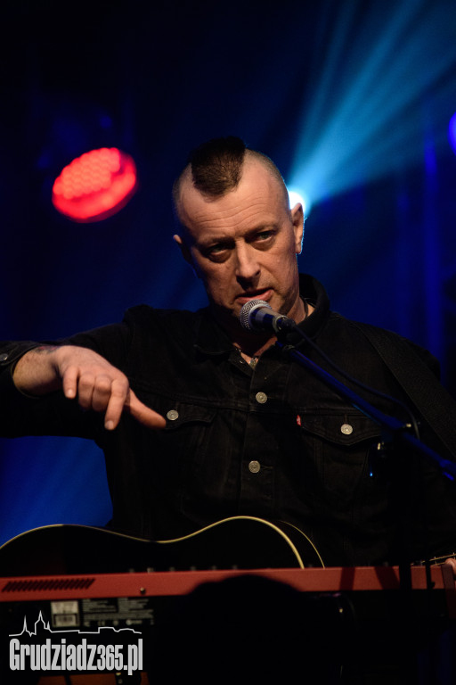 Patrz więcej - koncert Tymona Tymańskiego