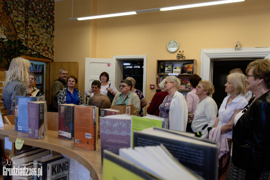 Biblioteka przyjazna seniorom