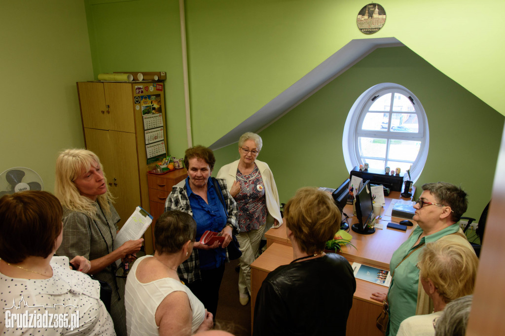 Biblioteka przyjazna seniorom