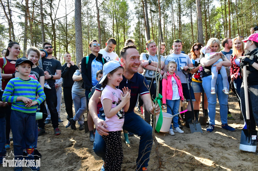 Grudziądzanie sadzą las - fotorelacja