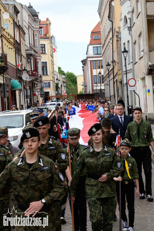 Święto Flagi- Mieszkańcy świętują na Rynku