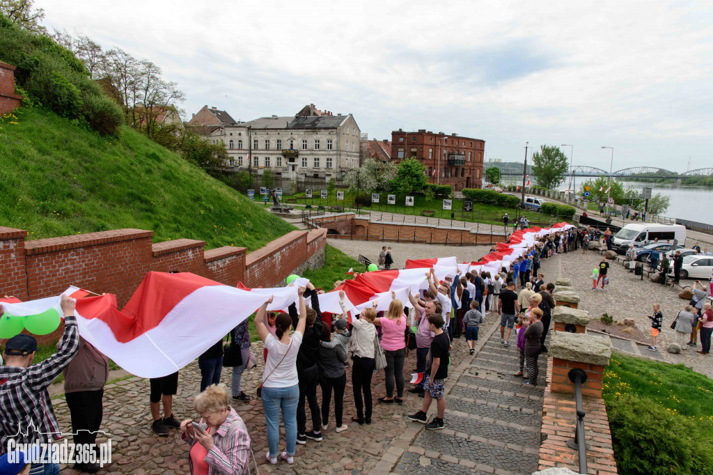 Święto Flagi- Mieszkańcy świętują na Rynku