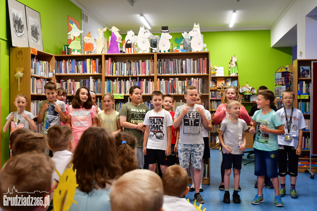 Przedstawienie teatralne - Uśmiechnij się