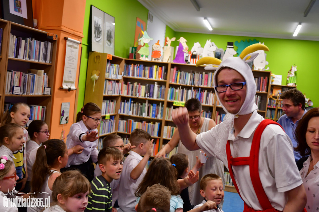 Przedstawienie teatralne - Uśmiechnij się