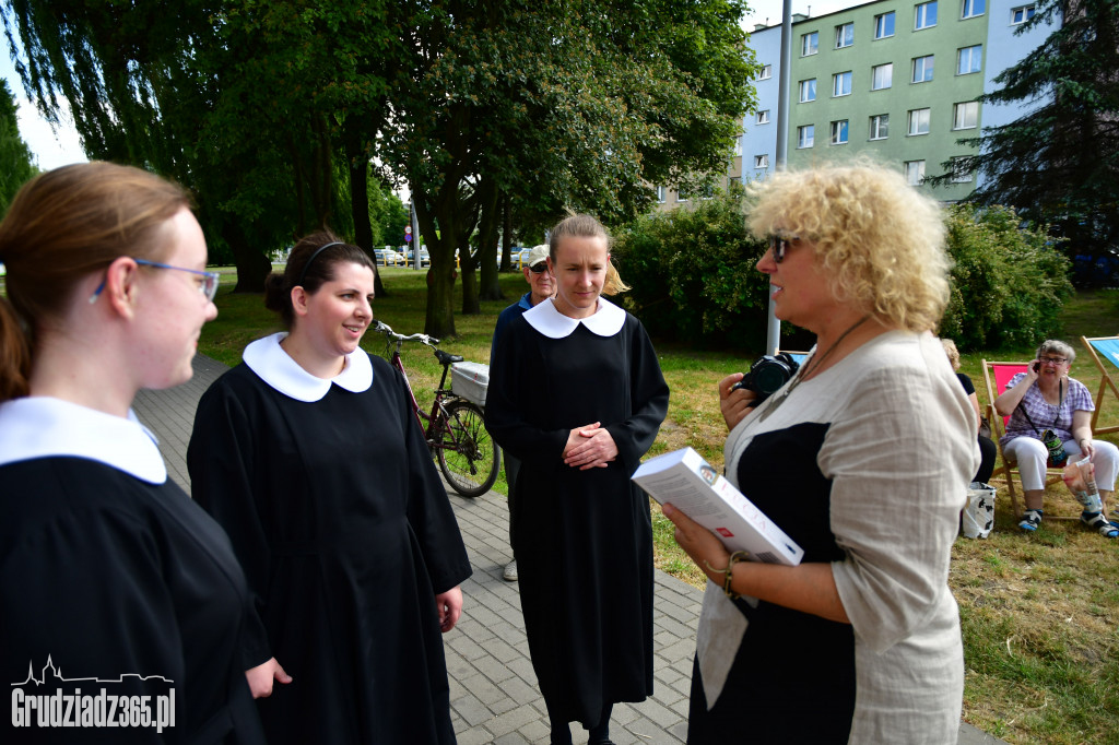 Happening czytelniczy - czyli książka uliczna