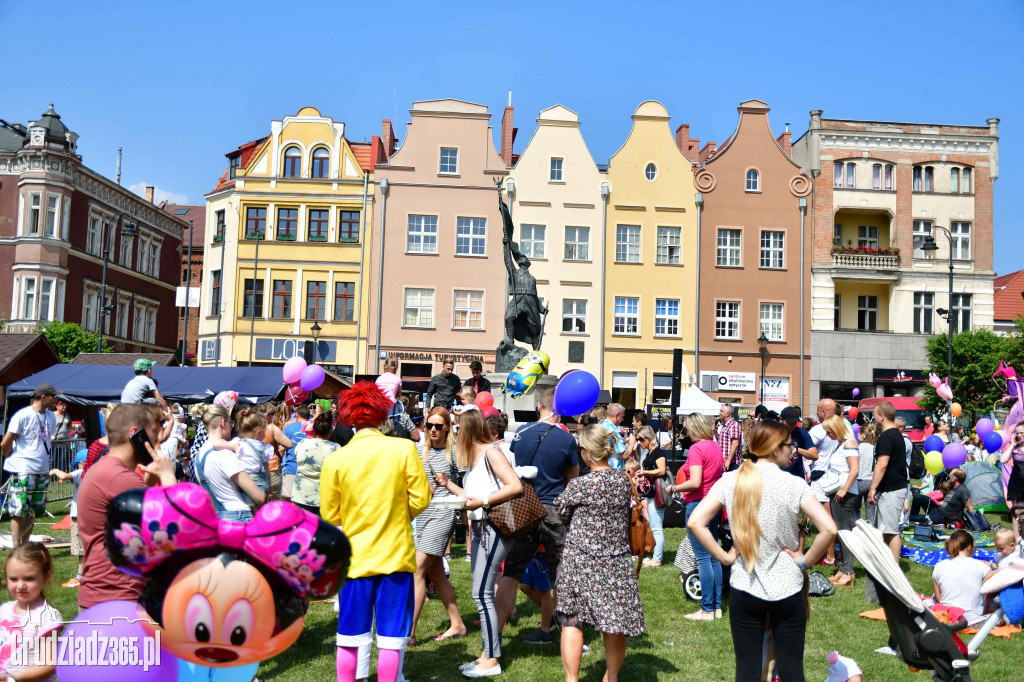 Śniadanie na trawie na Rynku Głównym