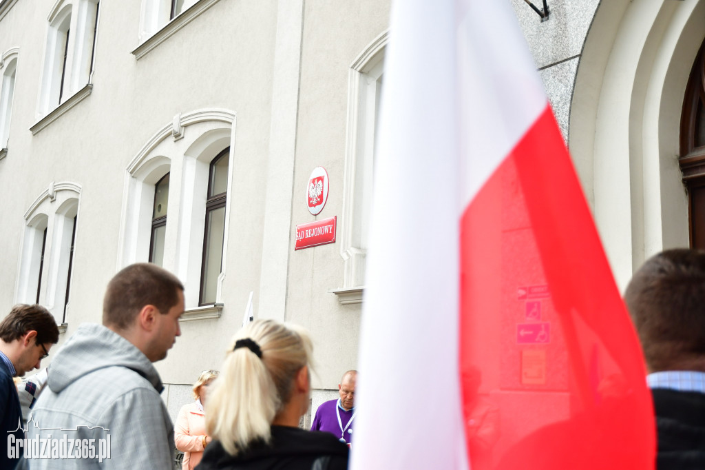 Protest w obronie polskich sądów