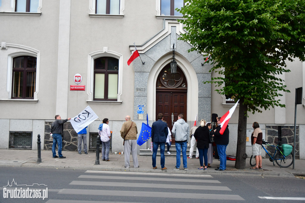 Protest w obronie polskich sądów