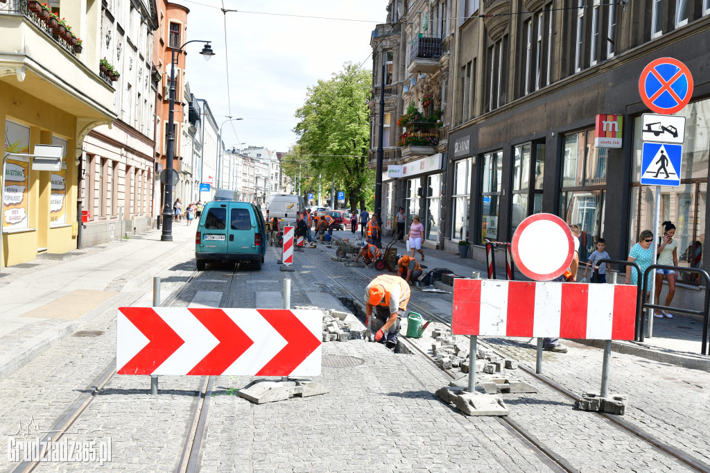 Remont torowiska na ulicy Wybickiego