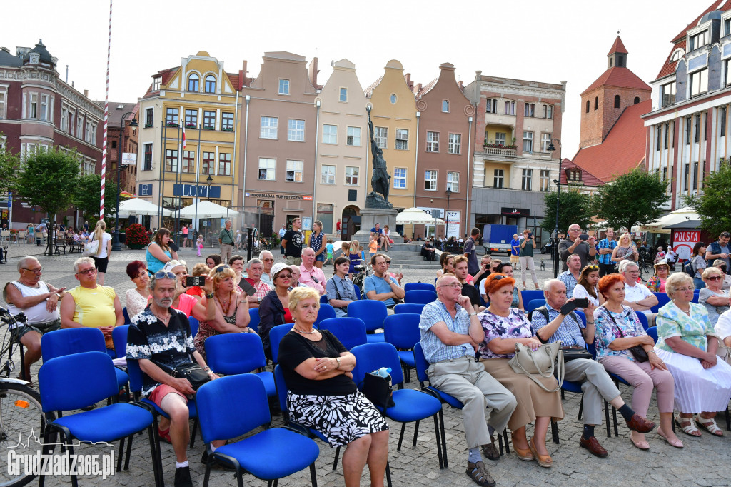 Jazz na Grudziadzkim rynku koncert DIXIE TEAM