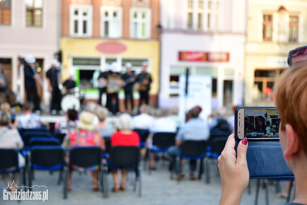 Jazz na Grudziadzkim rynku koncert DIXIE TEAM