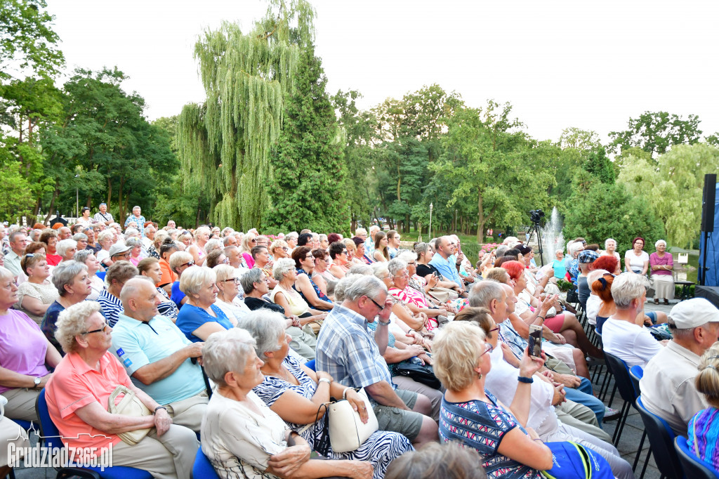 Koncert operetkowy w parku miejskim- Fotorelacja