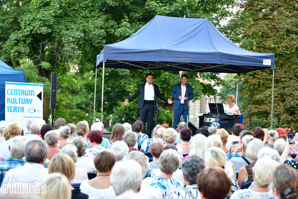 Koncert operetkowy w parku miejskim- Fotorelacja