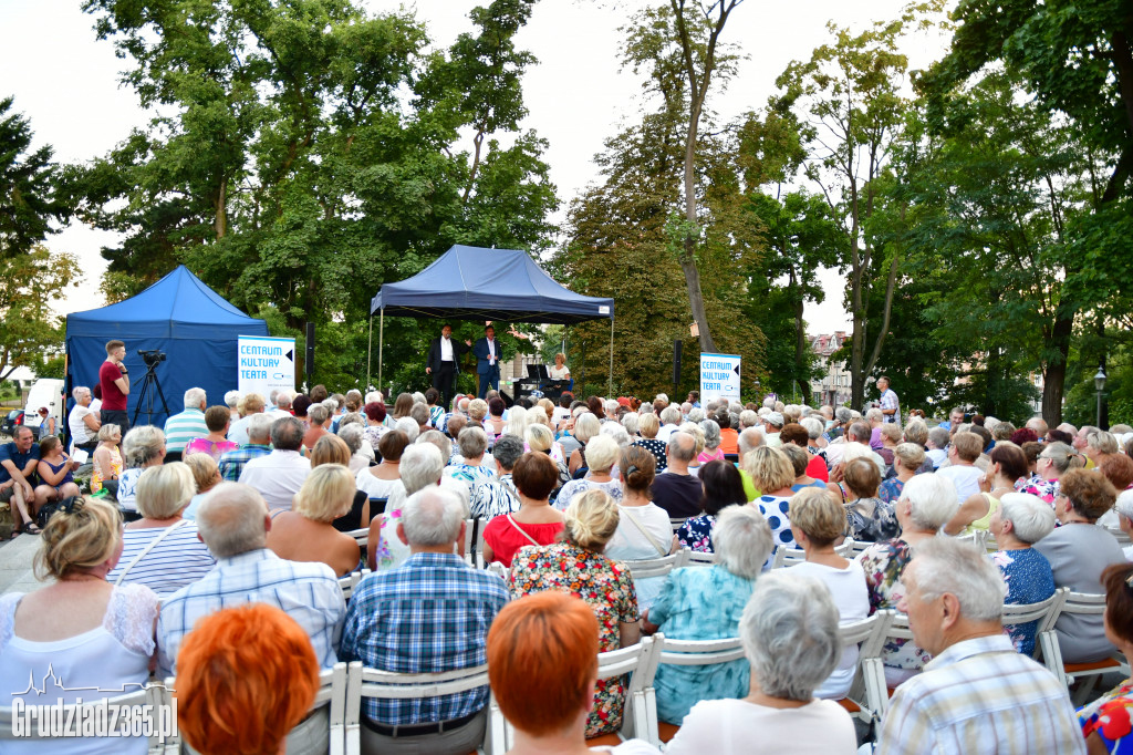 Koncert operetkowy w parku miejskim- Fotorelacja