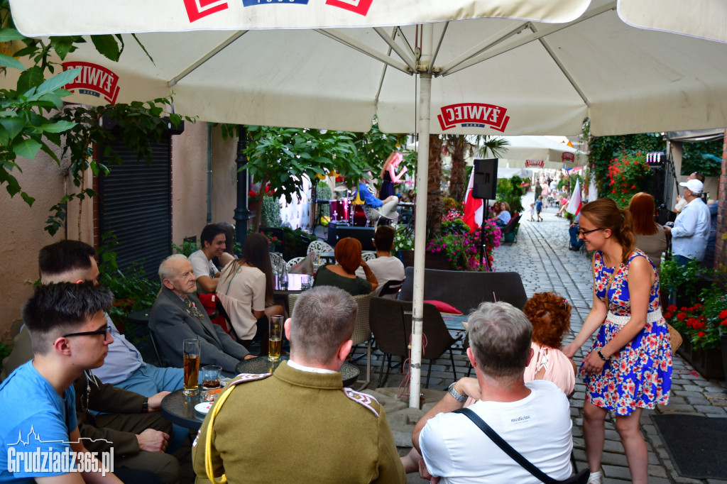 Koncert piosenek patriotycznych w Fado Cafe