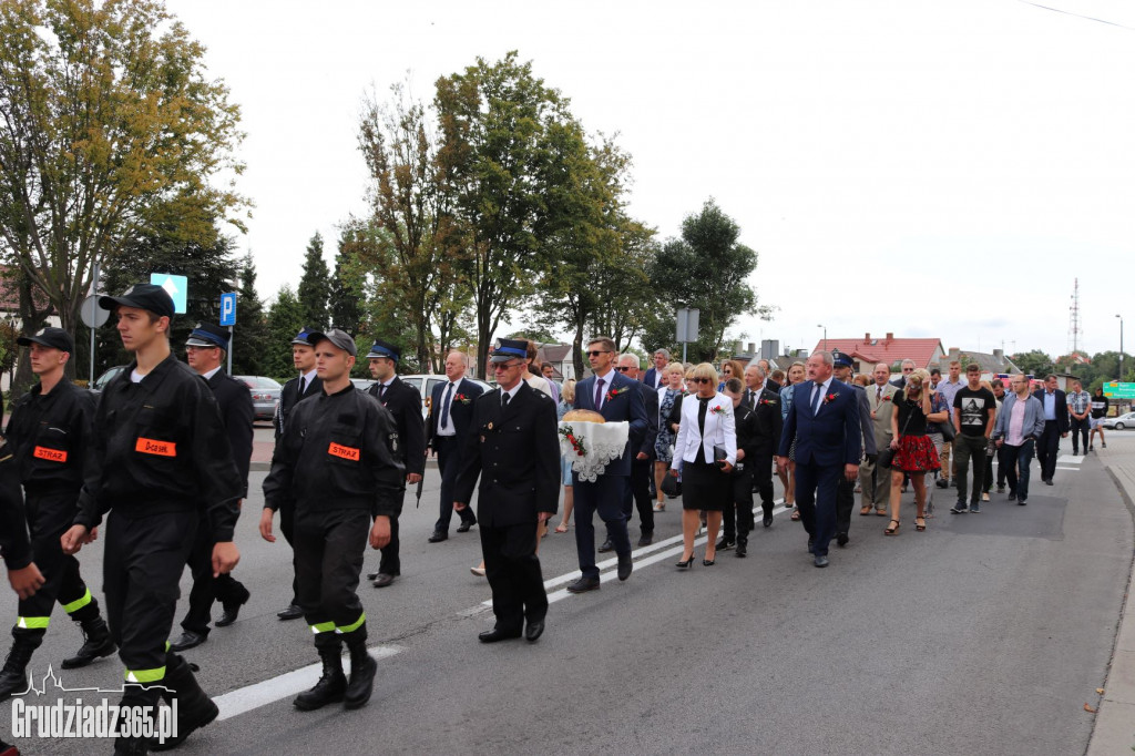 Dożynki Radzyń Chełmiński korowód i rozpoczęcie
