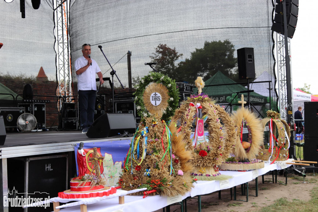 Dożynki Radzyń Chełmiński korowód i rozpoczęcie