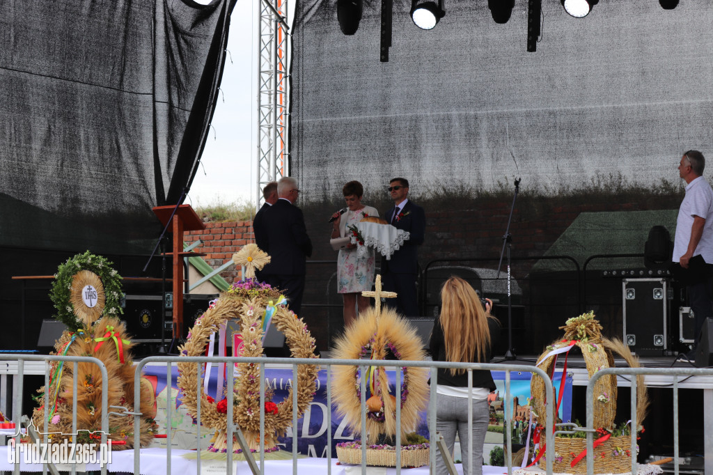 Dożynki Radzyń Chełmiński korowód i rozpoczęcie