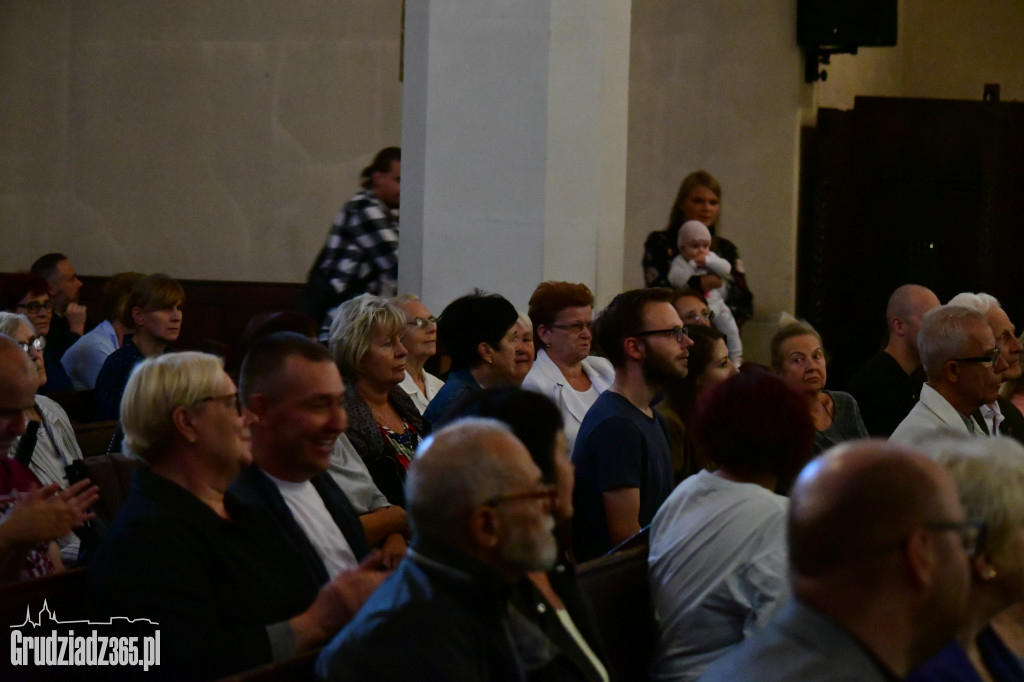 Concert Chorale Texas- Lato na starym mieście