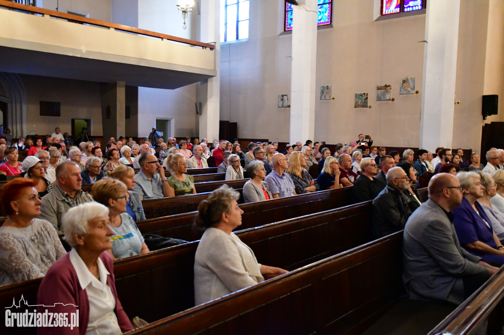 Concert Chorale Texas- Lato na starym mieście