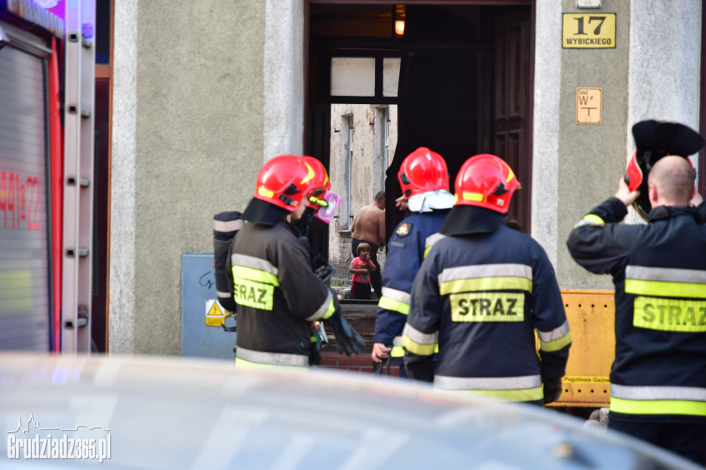 Akcja Strażaków na ulicy Wybickiego