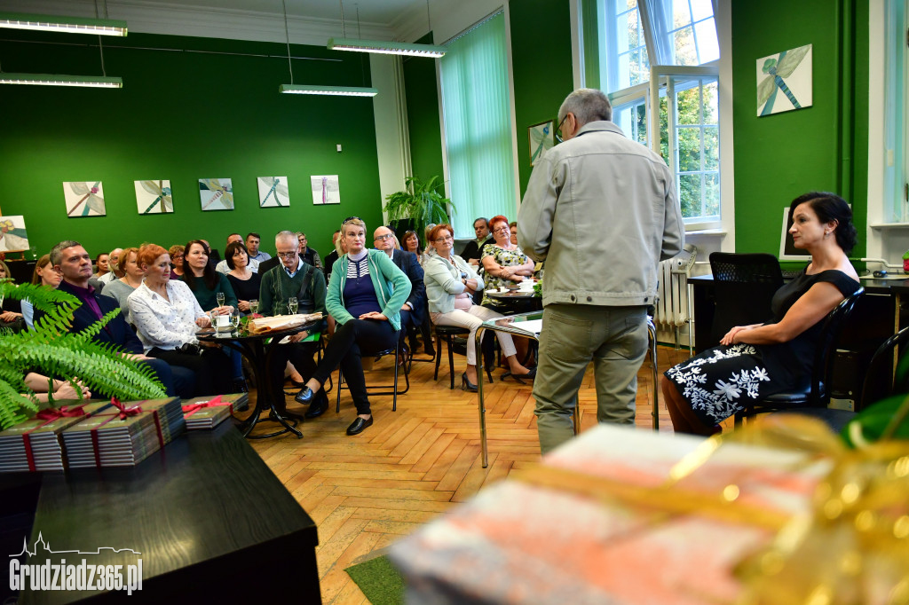 Malarstwo i poezja- Ważki i Cela