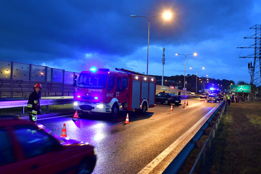 Wypadek na trasie średnicowej w kierunku Tarpna
