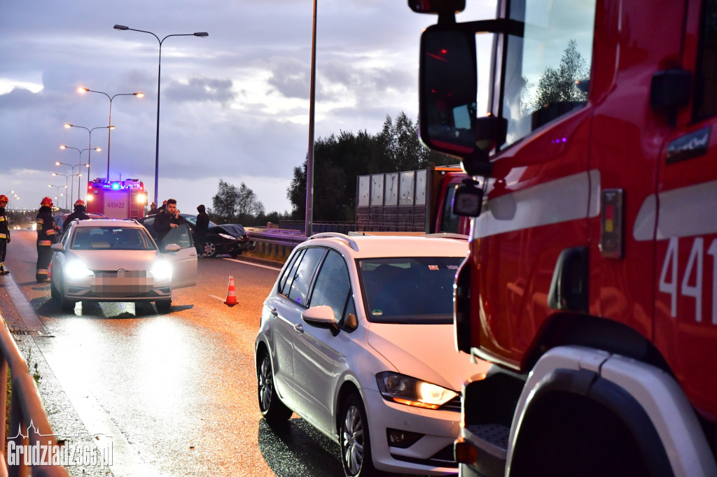 Wypadek na trasie średnicowej w kierunku Tarpna