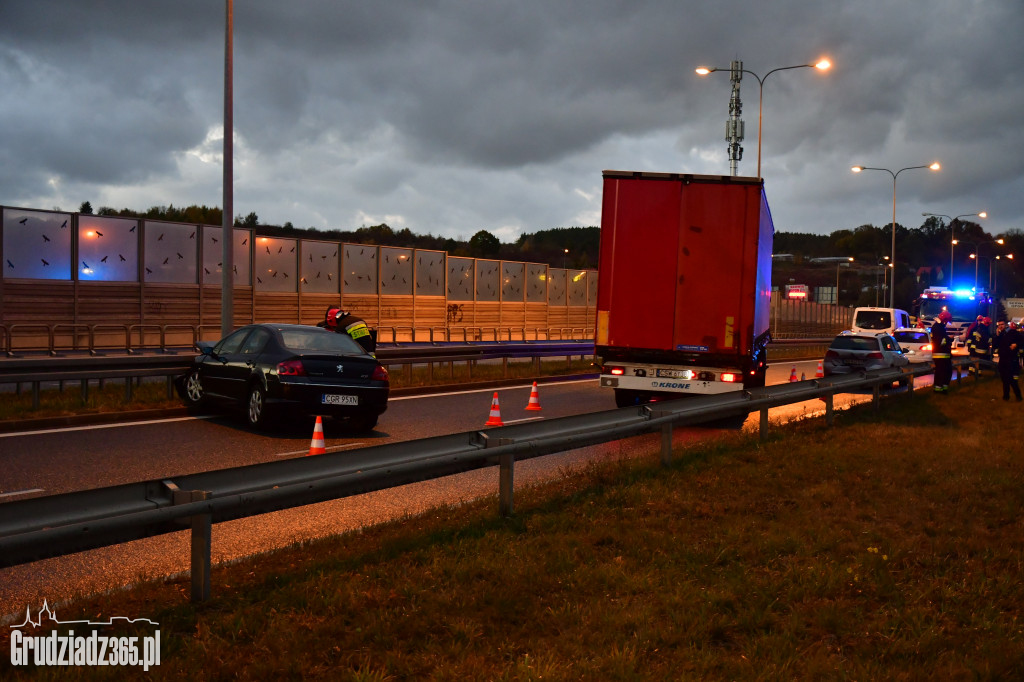 Wypadek na trasie średnicowej w kierunku Tarpna