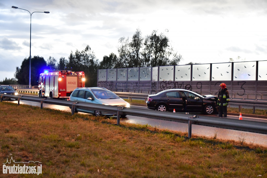 Wypadek na trasie średnicowej w kierunku Tarpna