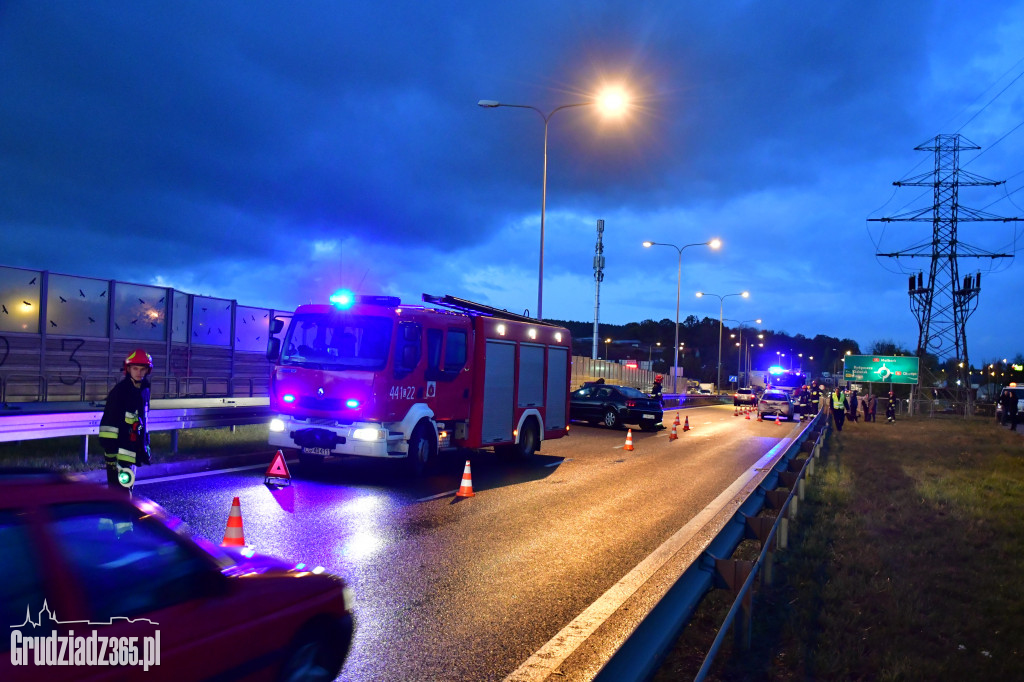 Wypadek na trasie średnicowej w kierunku Tarpna