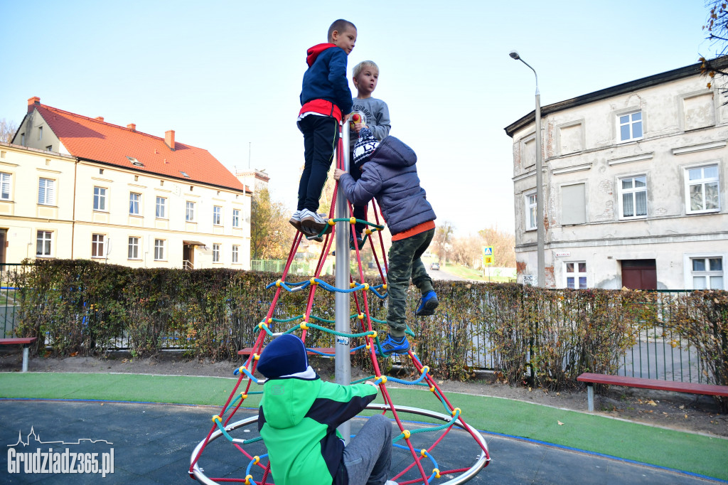 Otwarcie placu zabaw przy SP 9- sfinansowanego z GBO