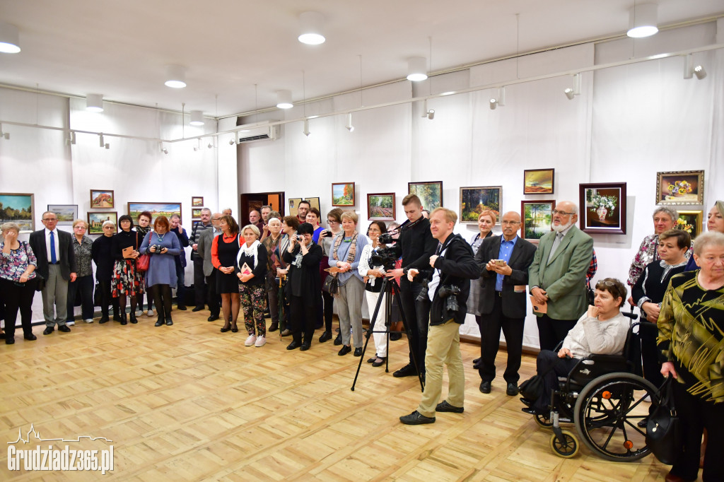 Wystawa obrazów Mireli Dziedziech- Fotorelacja