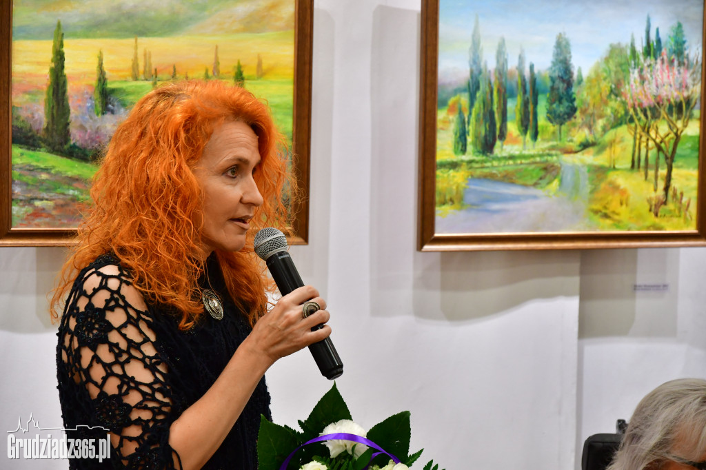 Wystawa obrazów Mireli Dziedziech- Fotorelacja