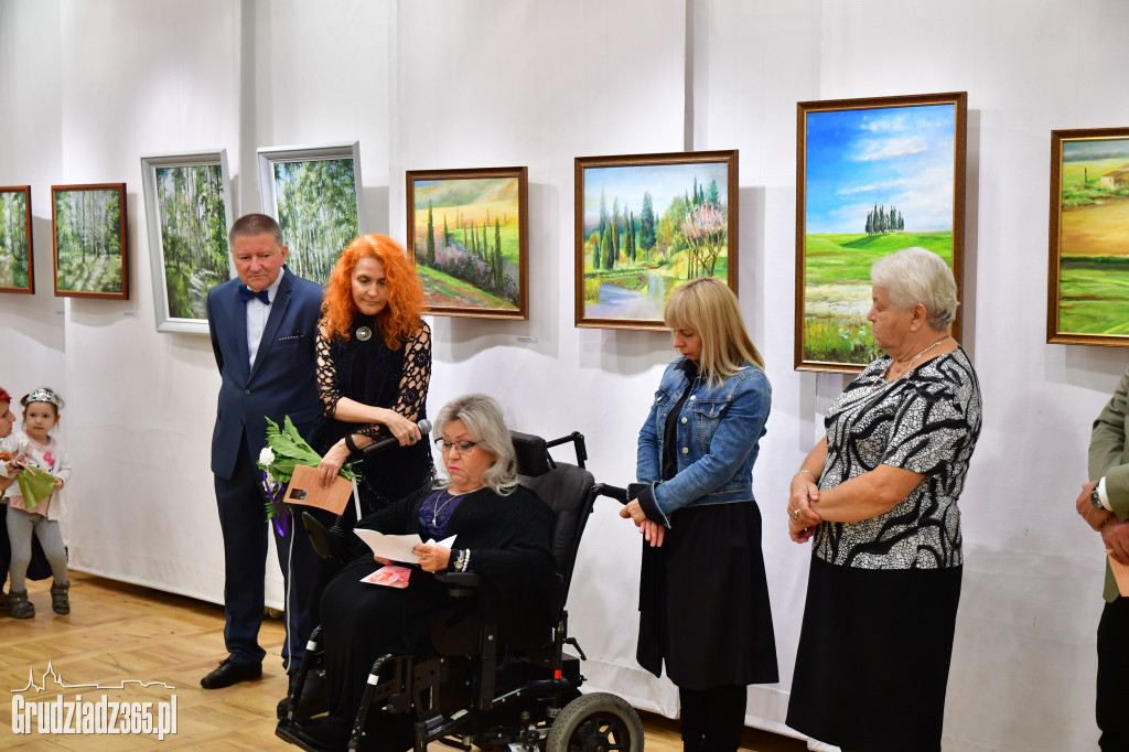 Wystawa obrazów Mireli Dziedziech- Fotorelacja