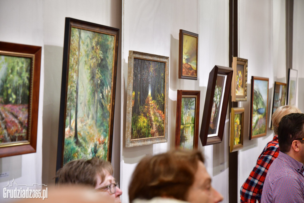 Wystawa obrazów Mireli Dziedziech- Fotorelacja