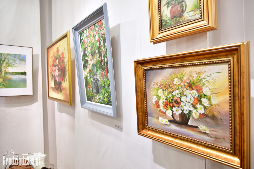 Wystawa obrazów Mireli Dziedziech- Fotorelacja