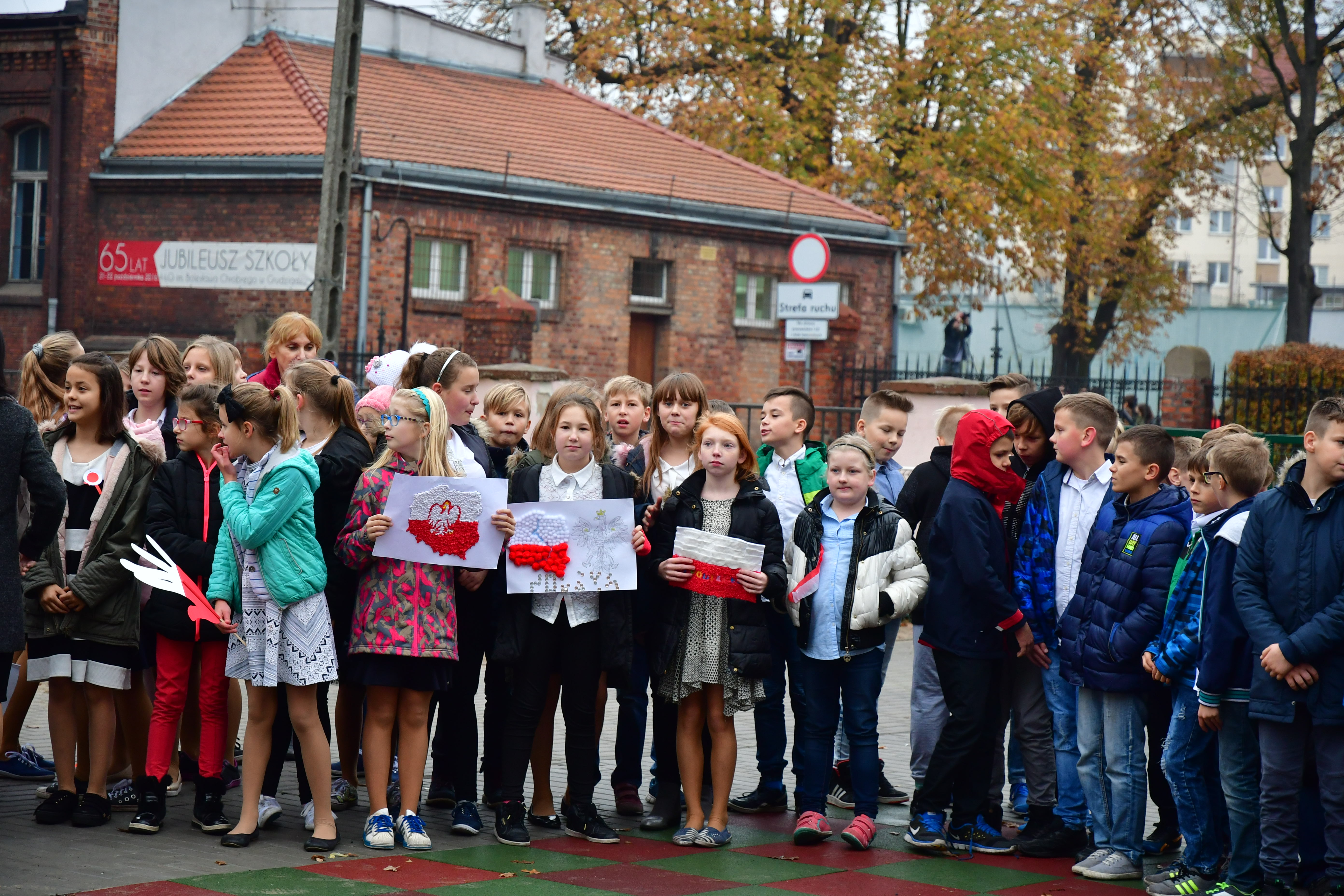 SP nr5 świętuje 100-lecie Niepodległości Polski