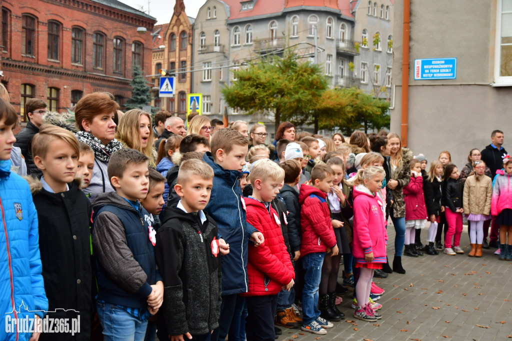 SP nr5 świętuje 100-lecie Niepodległości Polski