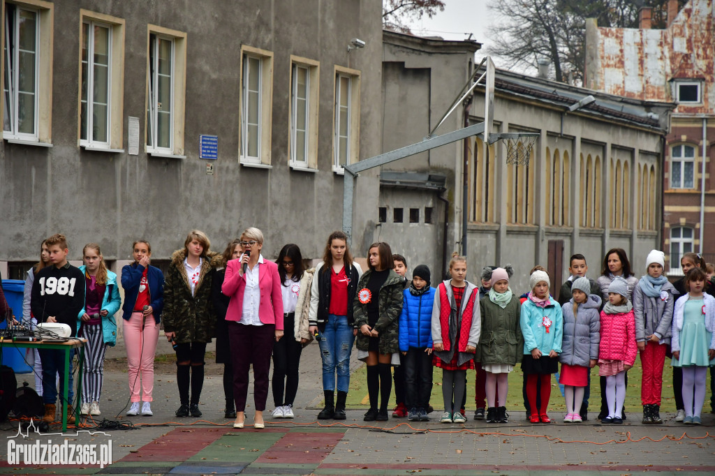 SP nr5 świętuje 100-lecie Niepodległości Polski