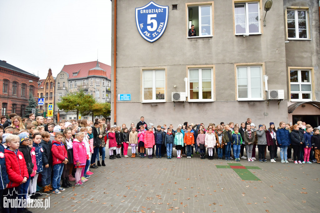 SP nr5 świętuje 100-lecie Niepodległości Polski