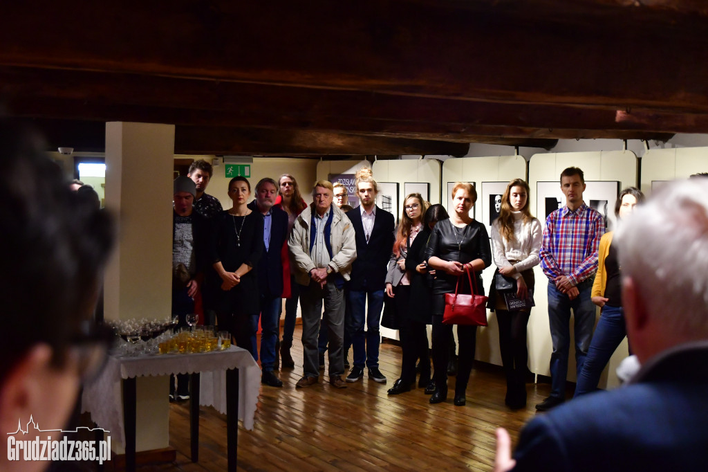 Wystawa Od fotografii do fotomontażu- Beksiński