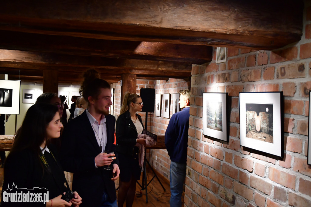 Wystawa Od fotografii do fotomontażu- Beksiński