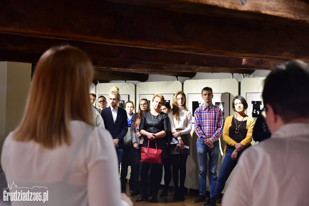 Wystawa Od fotografii do fotomontażu- Beksiński