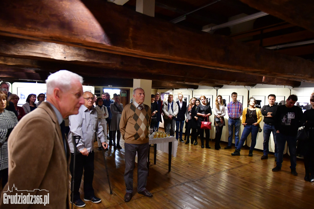 Wystawa Od fotografii do fotomontażu- Beksiński