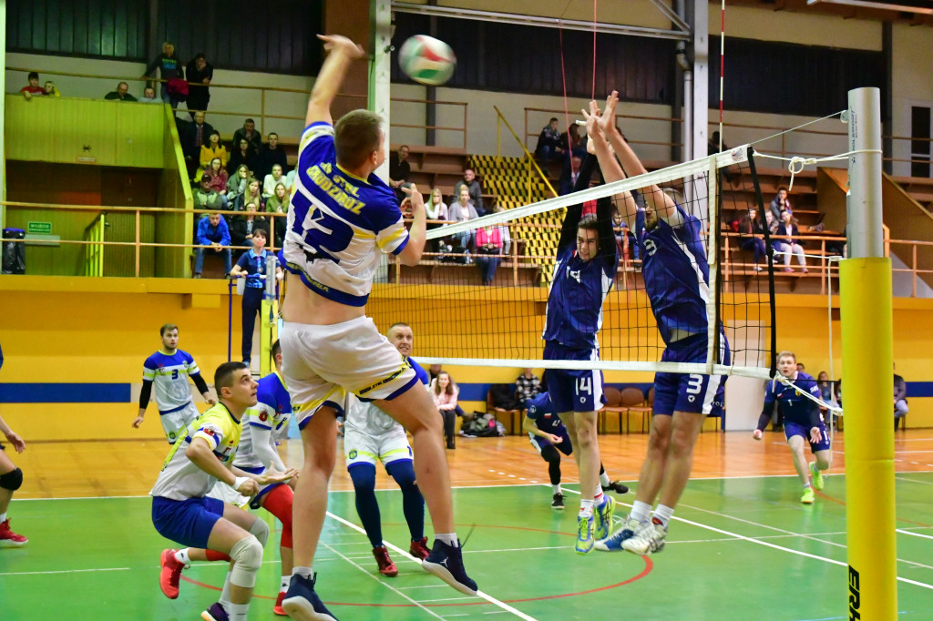 II liga siatkówki  STAL Grudziądz - NTS Trójka Nakło