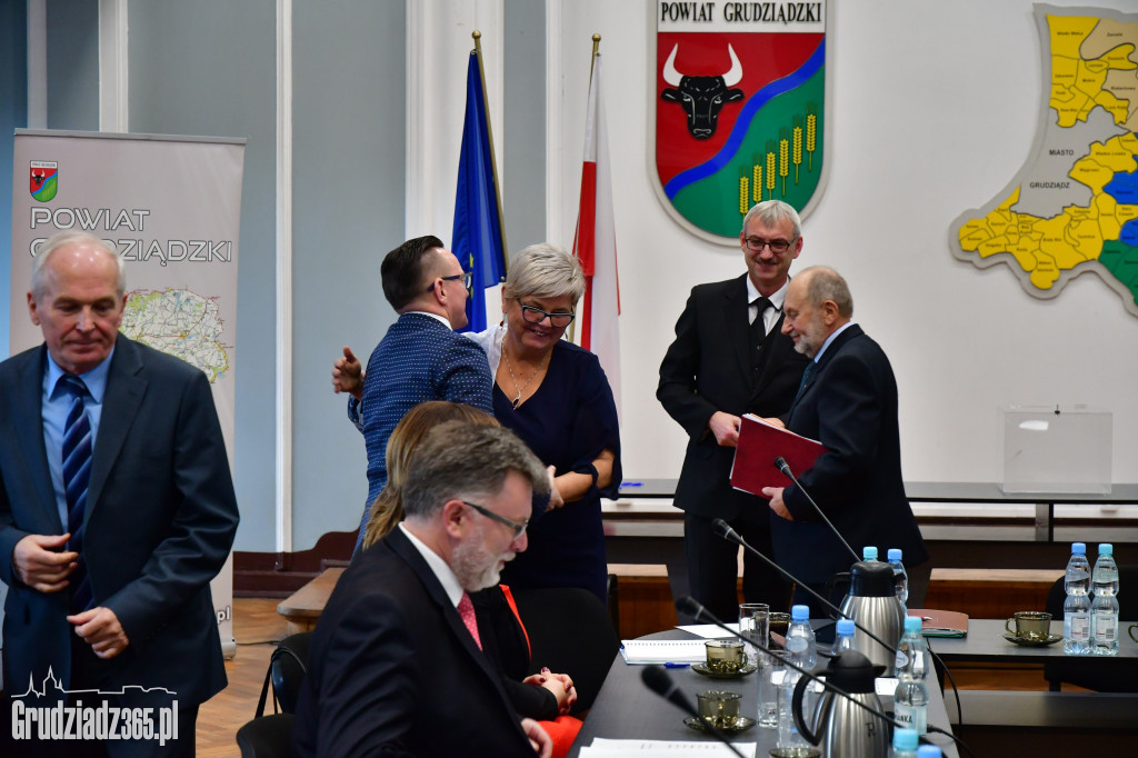 Pierwsza sesja rady powiatu w nowym składzie